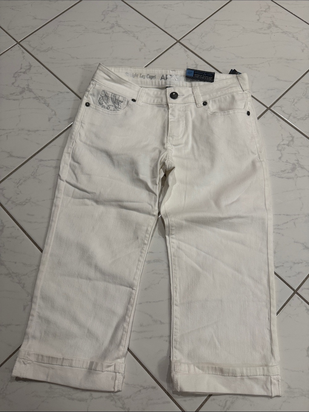 Apt. 9 White Capri Jeans